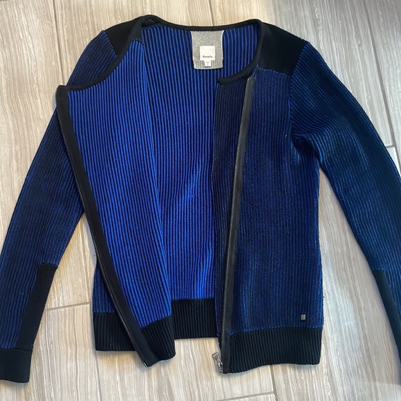 Bench Asymmetrical Zip Sweater - Picture 2 of 6